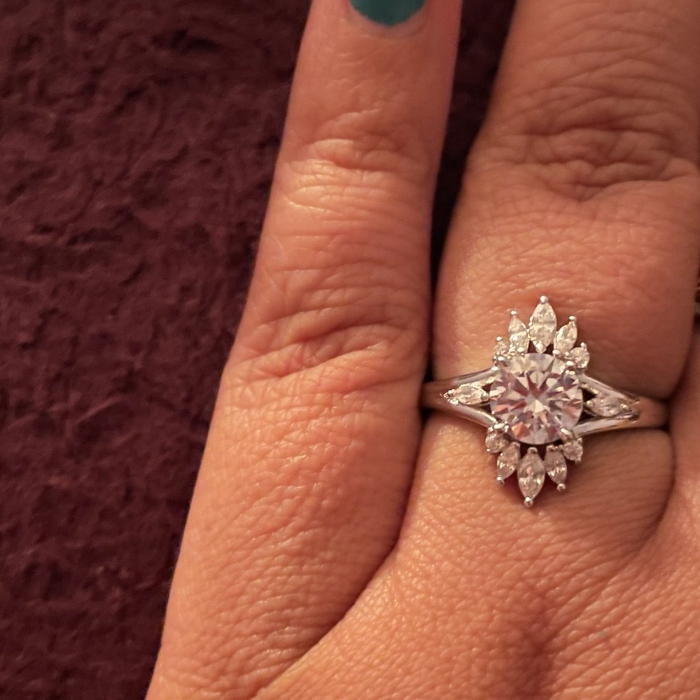 A ring bomb ring. Diamond double band